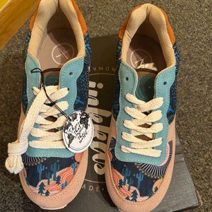 INKAS Jogger shoes- Socorro US Women 7 -US Men 5